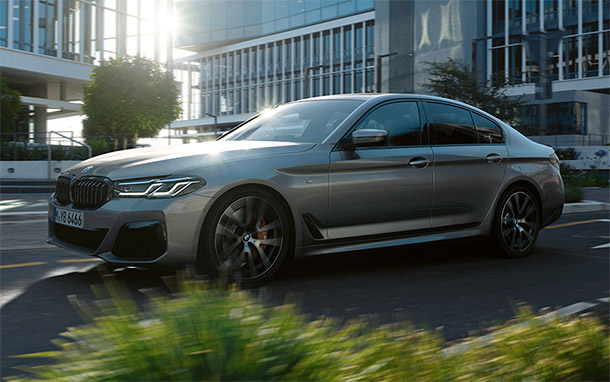 تعرف على مواصفات الفئة الخامسة من BMW موديل 2023 الجديدة في مصر