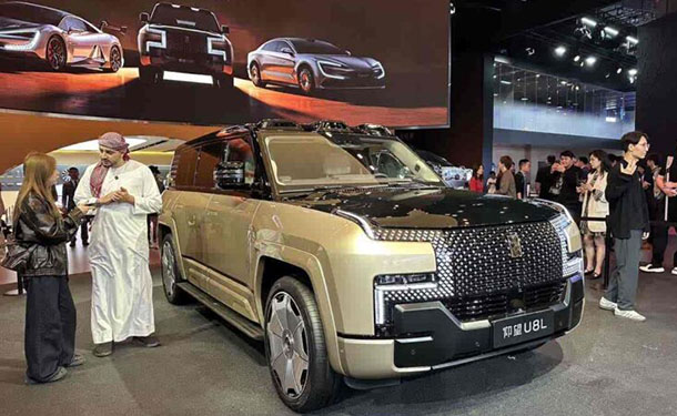 شانغهاي 2025: يانج وانج U8L تقدم مستوى عالي من الفخامة ينافس سيارات رولز-رويس