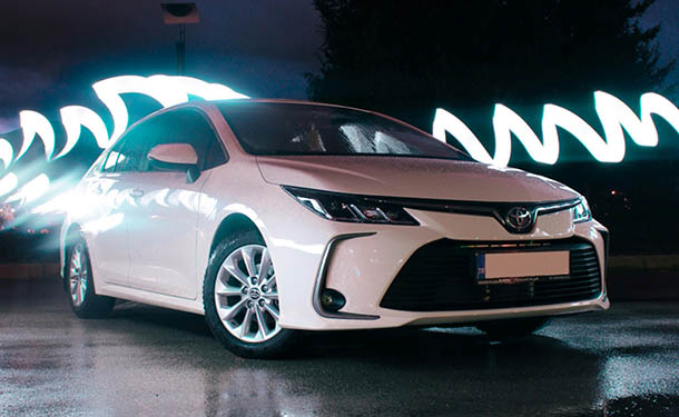 قصة نجاح تويوتا كورولا.. كيف أصبحت السيارة الأكثر مبيعًا في العالم؟